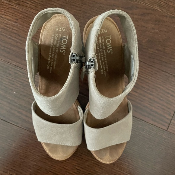 Toms high heel sandals - worn 2x - like new!! 7.5 - Picture 5 of 5